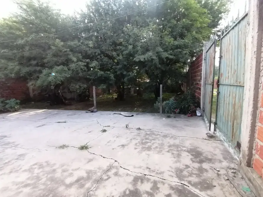 Foto de EN VENTA – LOTE CON CONSTRUCCIÓN EN OBRA GRUESA