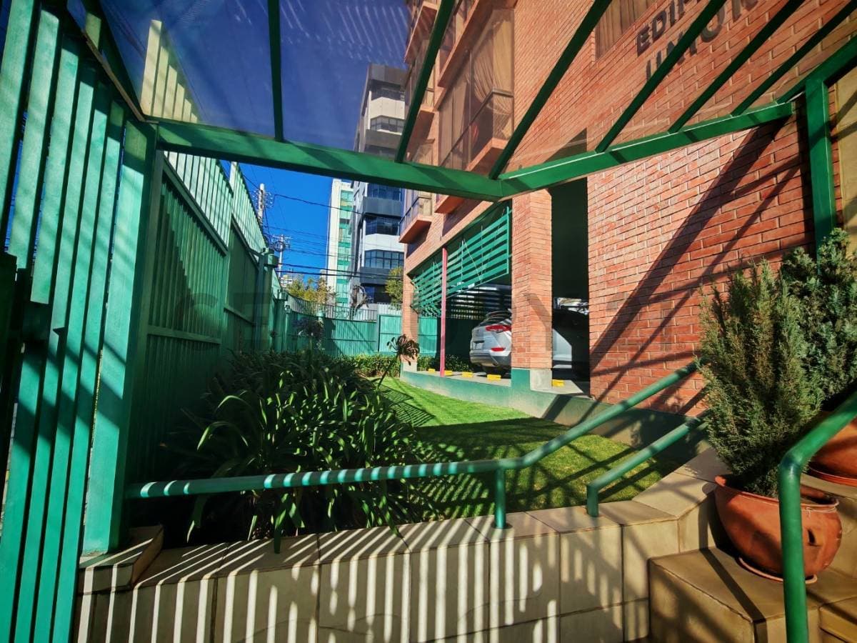 Foto de HERMOSO PENTHOUSE EN ALQUILER AMOBLADO 3D – CALACOTO CALLE 20