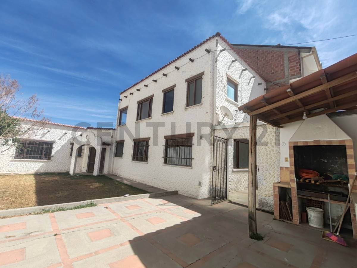 Foto de Casa en alquiler familiar o comercial, calle 35 zona Pedregal