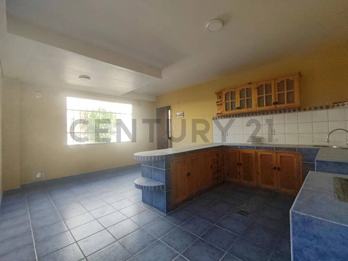 Foto de Casa en alquiler familiar o comercial, calle 35 zona Pedregal