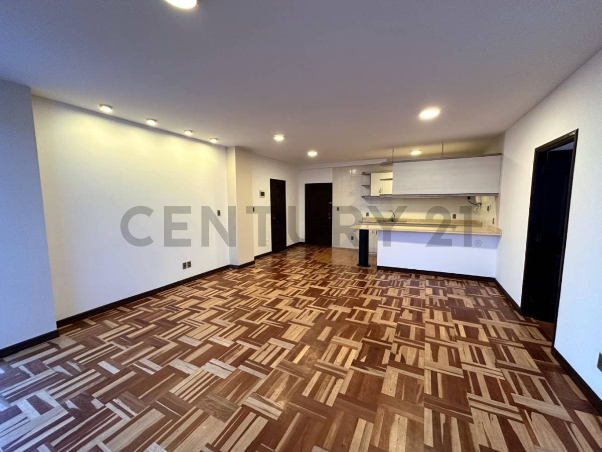 Foto de DEPARTAMENTO 1D EN ALQUILER C/ PARQUEO EN COTA COTA C/30