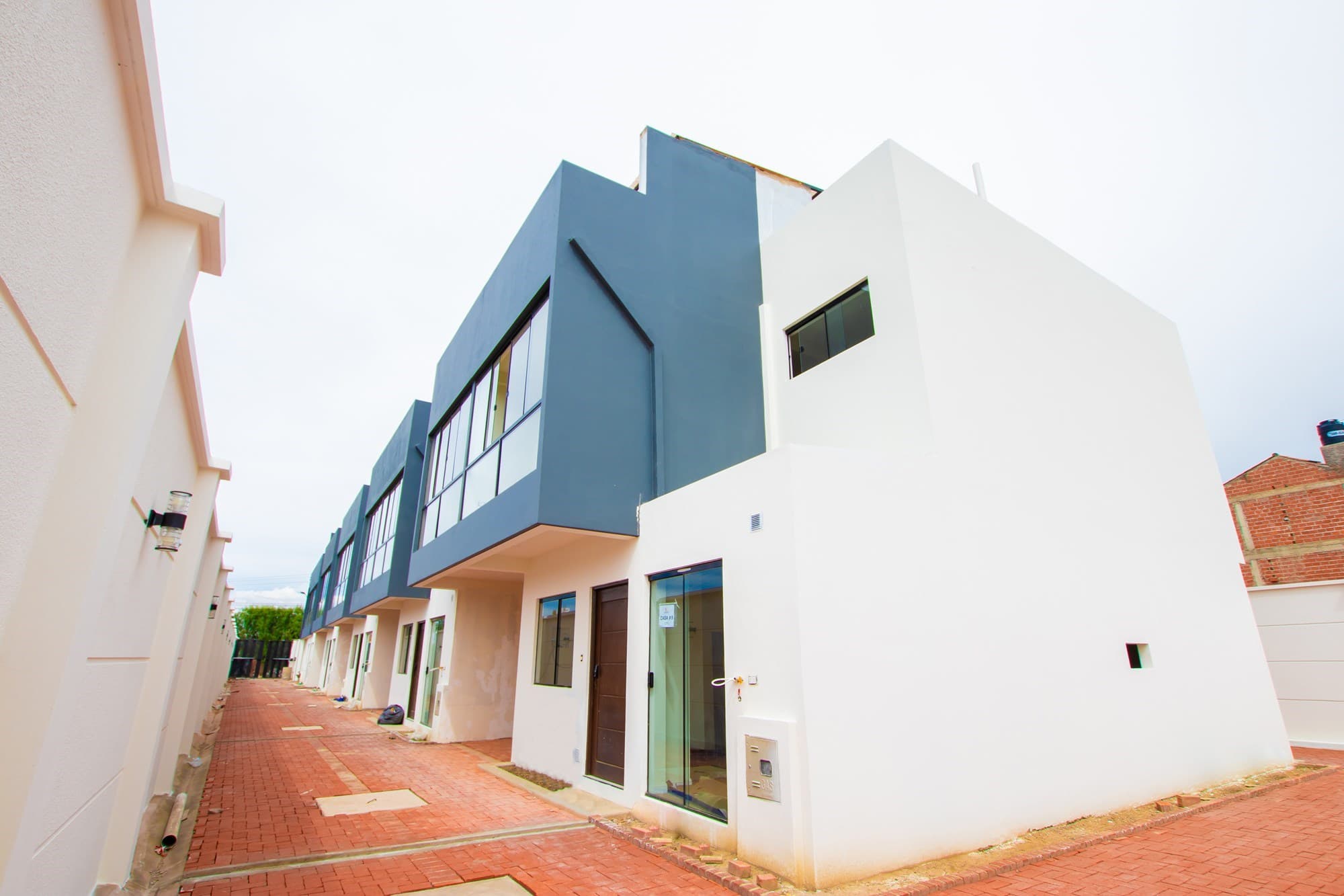 Foto de CASA EN VENTA SOBRE AVENIDA - "CONDOMINIO REDUCTO"