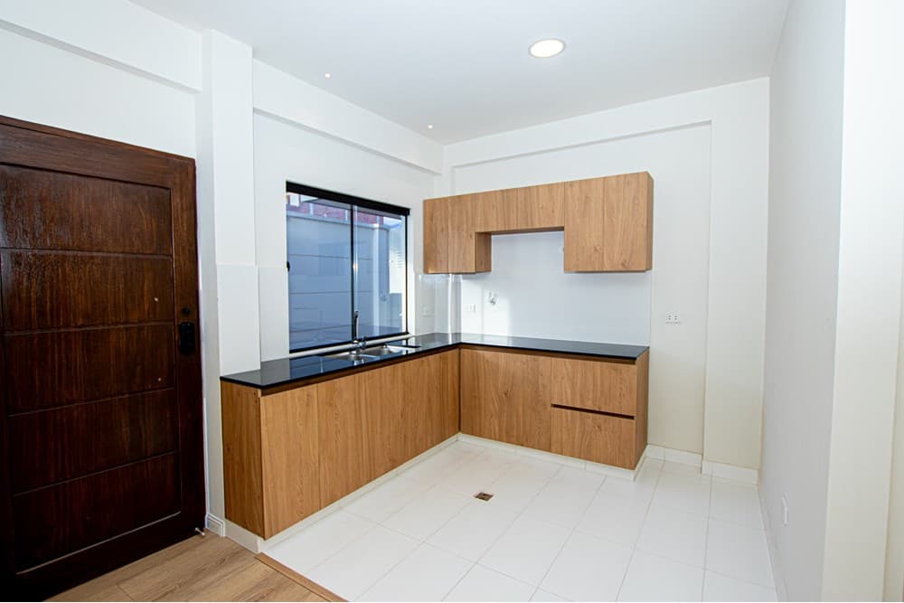Foto de CASA EN VENTA SOBRE AVENIDA - "CONDOMINIO REDUCTO"