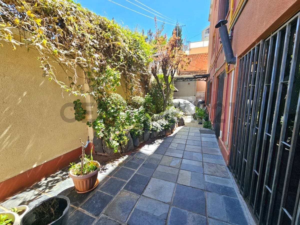 Foto de DEPARTAMENTO CON TERRAZA Y PARRILLERO PRIVADO - ACHUMANI CALLE 14