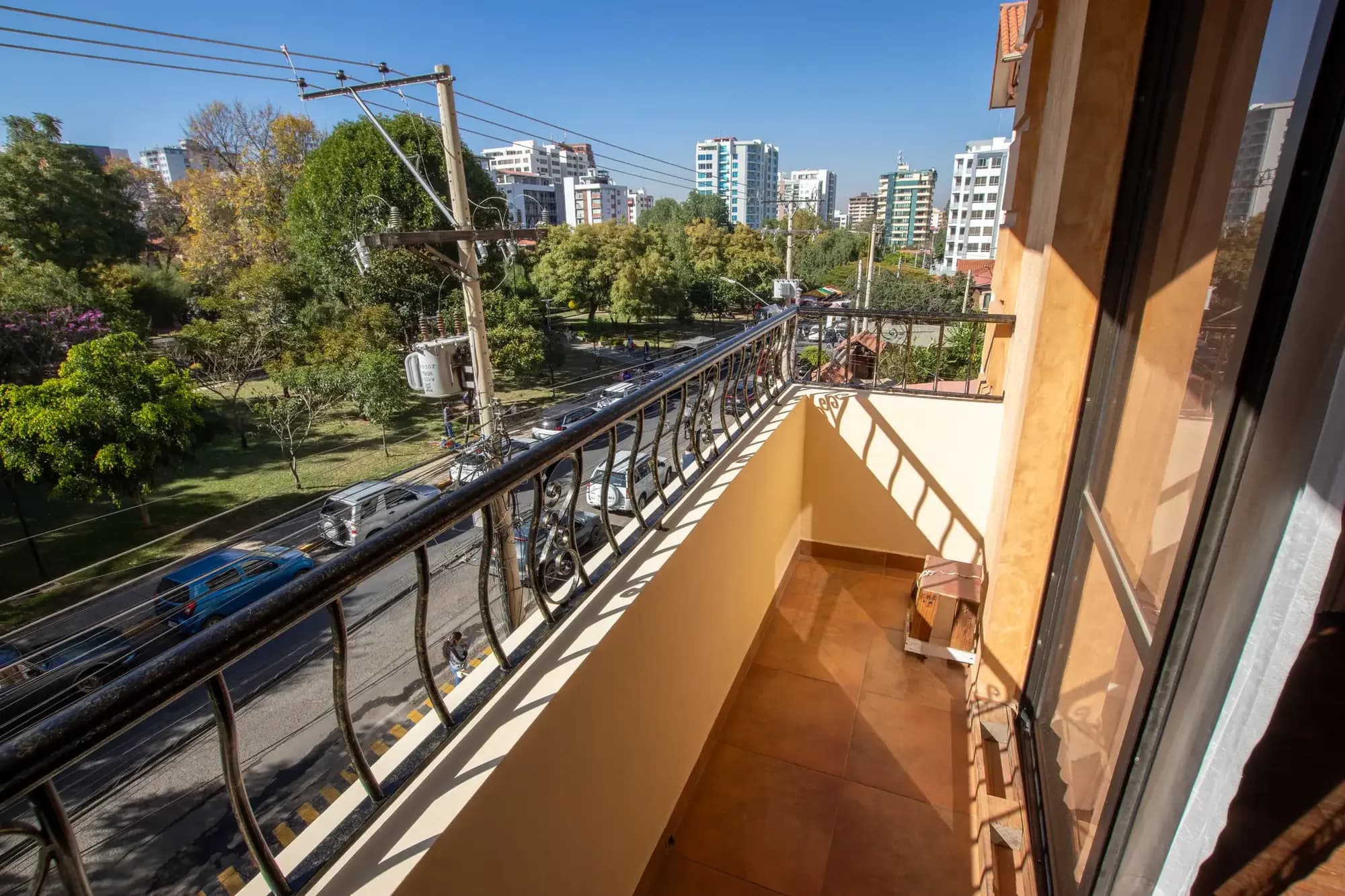 Foto de AMPLIO DEPARTAMENTO AMOBLADO DE 4 DORMITORIOS CON TERRAZA EN QUERU QUERU