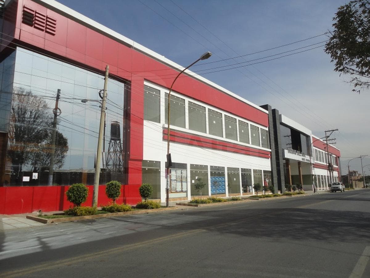 Foto de LOCAL COMERCIAL J18 MULTITIENDAS BRISAS DEL SUR FRENTE DEL HIPERMAXI