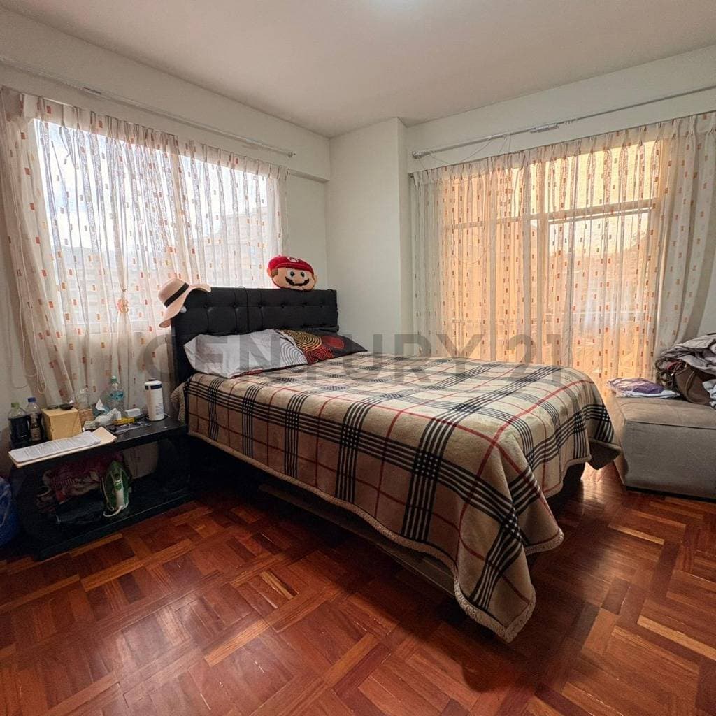Foto de VENTA DE DEPARTAMENTO DE 2 DORMITORIO MIRAFLORES