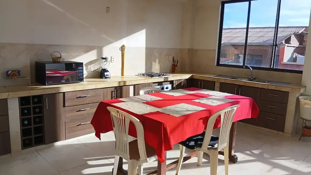 Foto de CASA EN ANTICRÉTICO – ACHUMANI, URB. LOS ROSALES