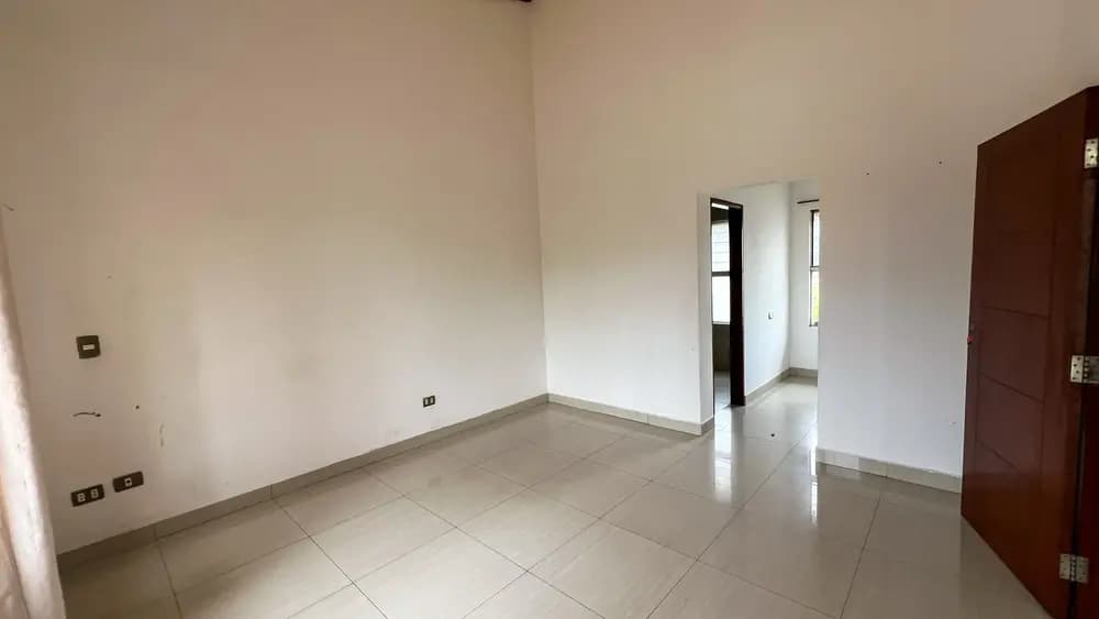 Foto de DEPARTAMENTO SEMIINDEPENDIENTE 4 DORMITORIOS EN ALQUILER - URB REMANSO 8VO ANILLO