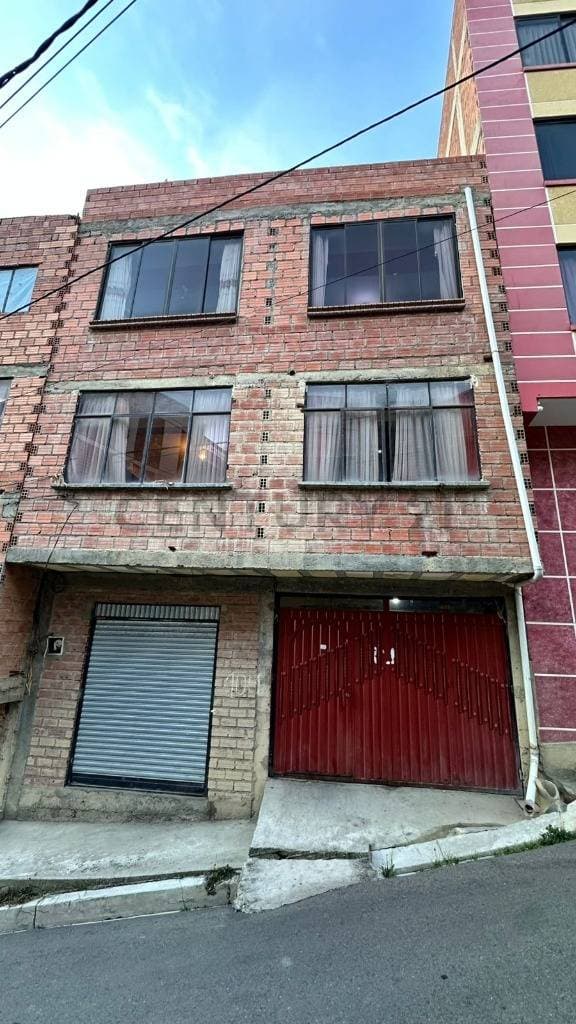Foto de ¡VIVE A PASOS DE TODO EN VILLA COPACABANA! CASA EN VENTA
