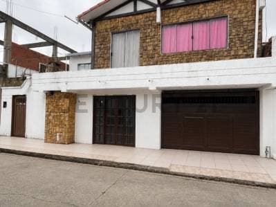 Foto de CASA COMERCIAL EN VENTA – ZONA NORTE