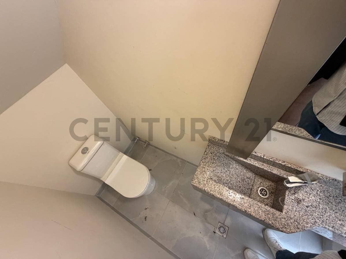 Foto de Townhouse en venta a precio de departamento, cond. "Valle del Sol" Mallasilla