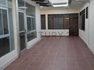 Foto de Casa + oficinas comerciales en venta ¡Una propiedad con múltiples posibilidades!