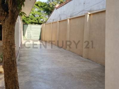 Foto de Casa + oficinas comerciales en venta ¡Una propiedad con múltiples posibilidades!
