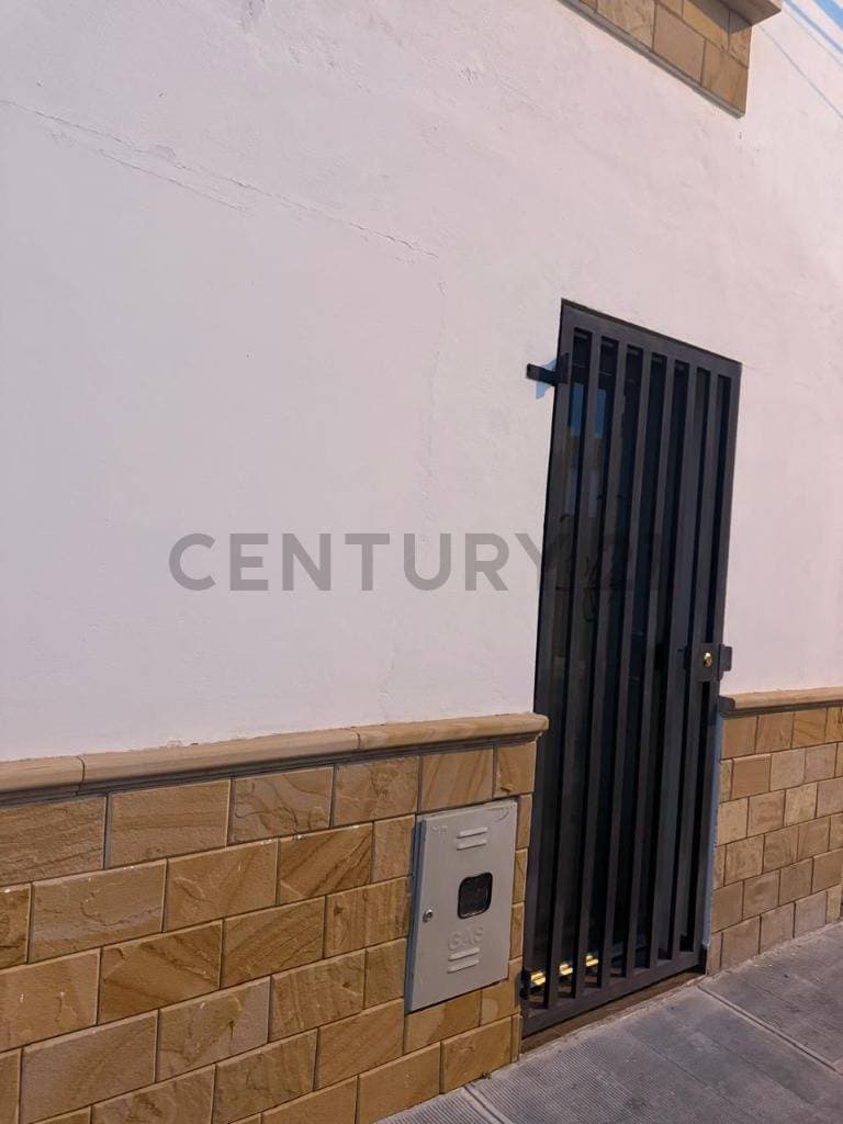 Foto de Oficina independiente a estrenar + baño privado en alquiler – zona San Matías