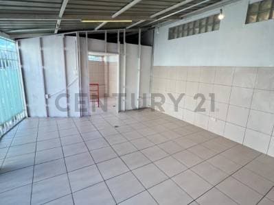 Foto de Local Comercial en Esquina de Alto Tráfico | Los Pinos | Excelente Visibilidad
