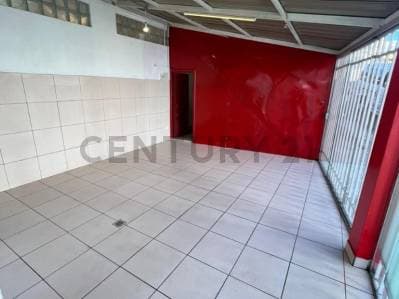 Foto de Local Comercial en Esquina de Alto Tráfico | Los Pinos | Excelente Visibilidad