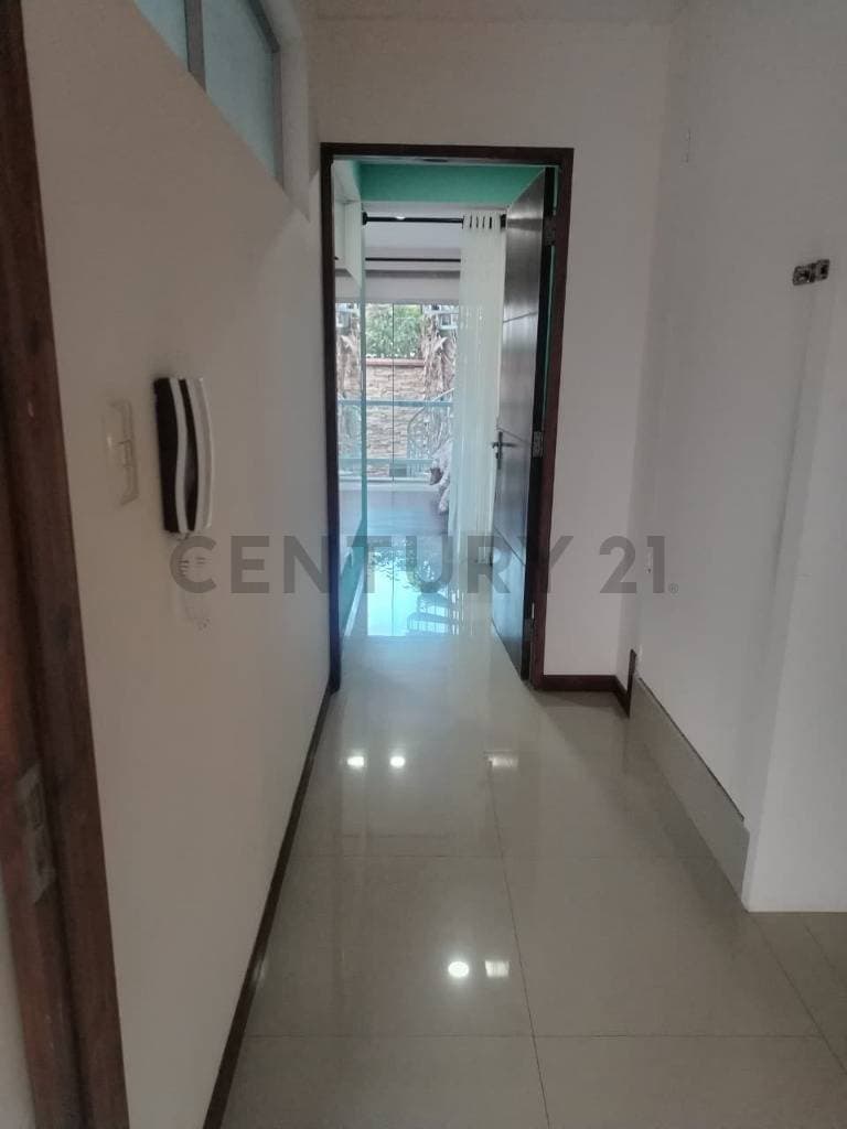Foto de En alquiler departamento duplex amoblado de 2 dormitorios en suite en Achumani
