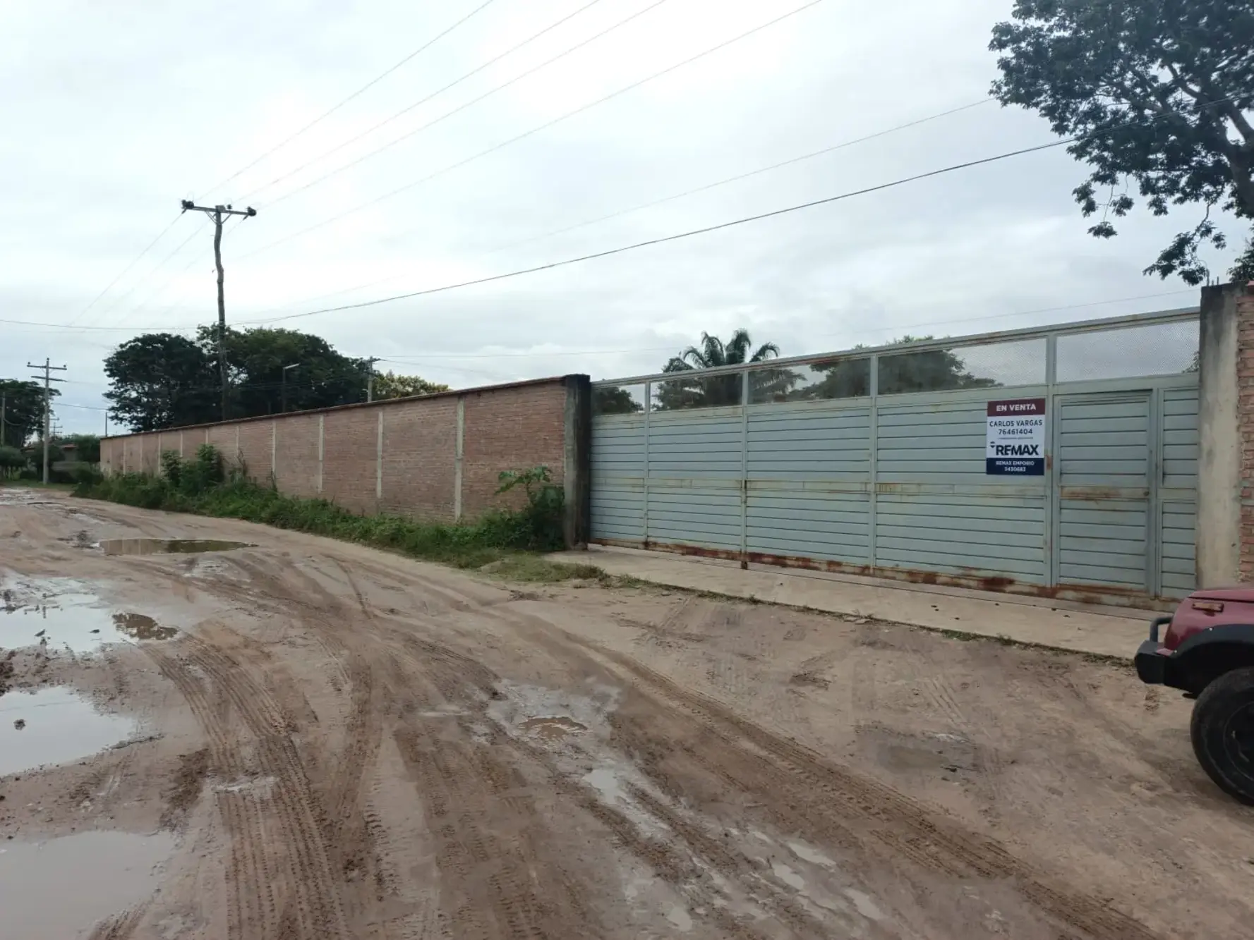 Foto de TERRENO COMERCIAL EN VENTA SOBRE AVENIDA AMPLIA. IDEAL PARA EMPRESA DE TRANSPORTE PESADO CON SALIDA DIRECTA AL SUR