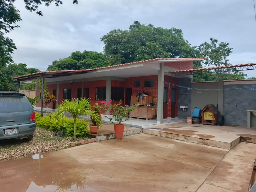 Foto de TERRENO COMERCIAL EN VENTA SOBRE AVENIDA AMPLIA. IDEAL PARA EMPRESA DE TRANSPORTE PESADO CON SALIDA DIRECTA AL SUR